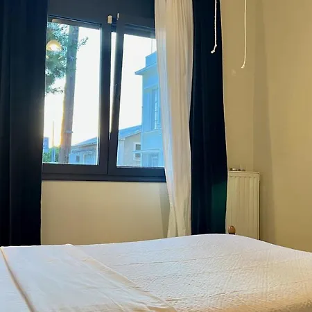 100 Meters From The Sea *
